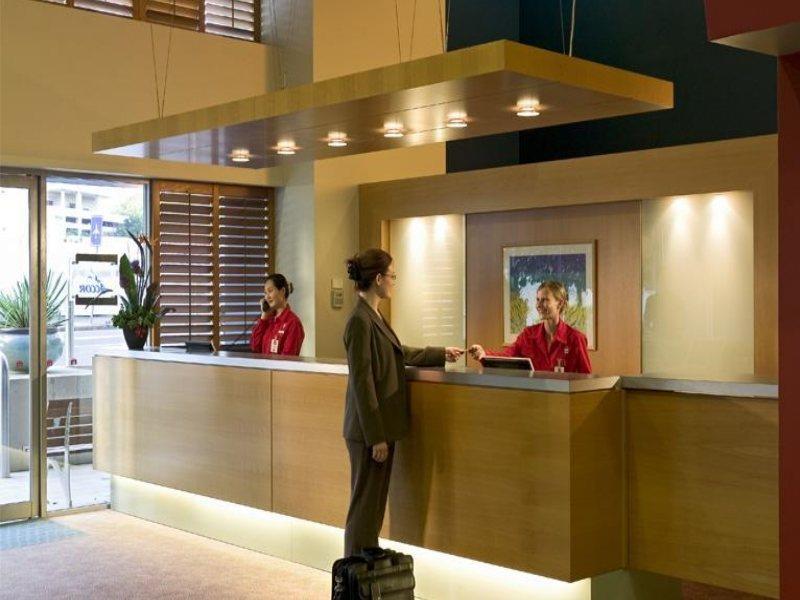 Hotel Indigo Brisbane City Centre, An Ihg Hotel Exterior photo A hotel reception